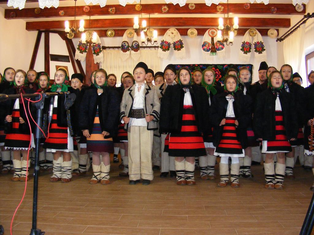 Pensiunea Sanziene Strîmtura Extérieur photo